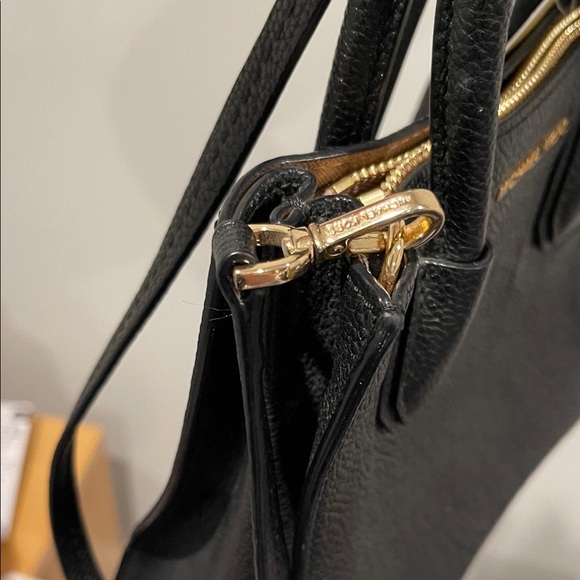 Michael Kors Mercer Medium Pebbled Leather Crossbody Bag- Black Gold Accents - Picture 9 of 12